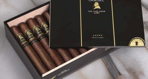 Davidoff-Winston-Churchill-The-Late-Hour-Series-Toro-Box-of-20-Home-Image